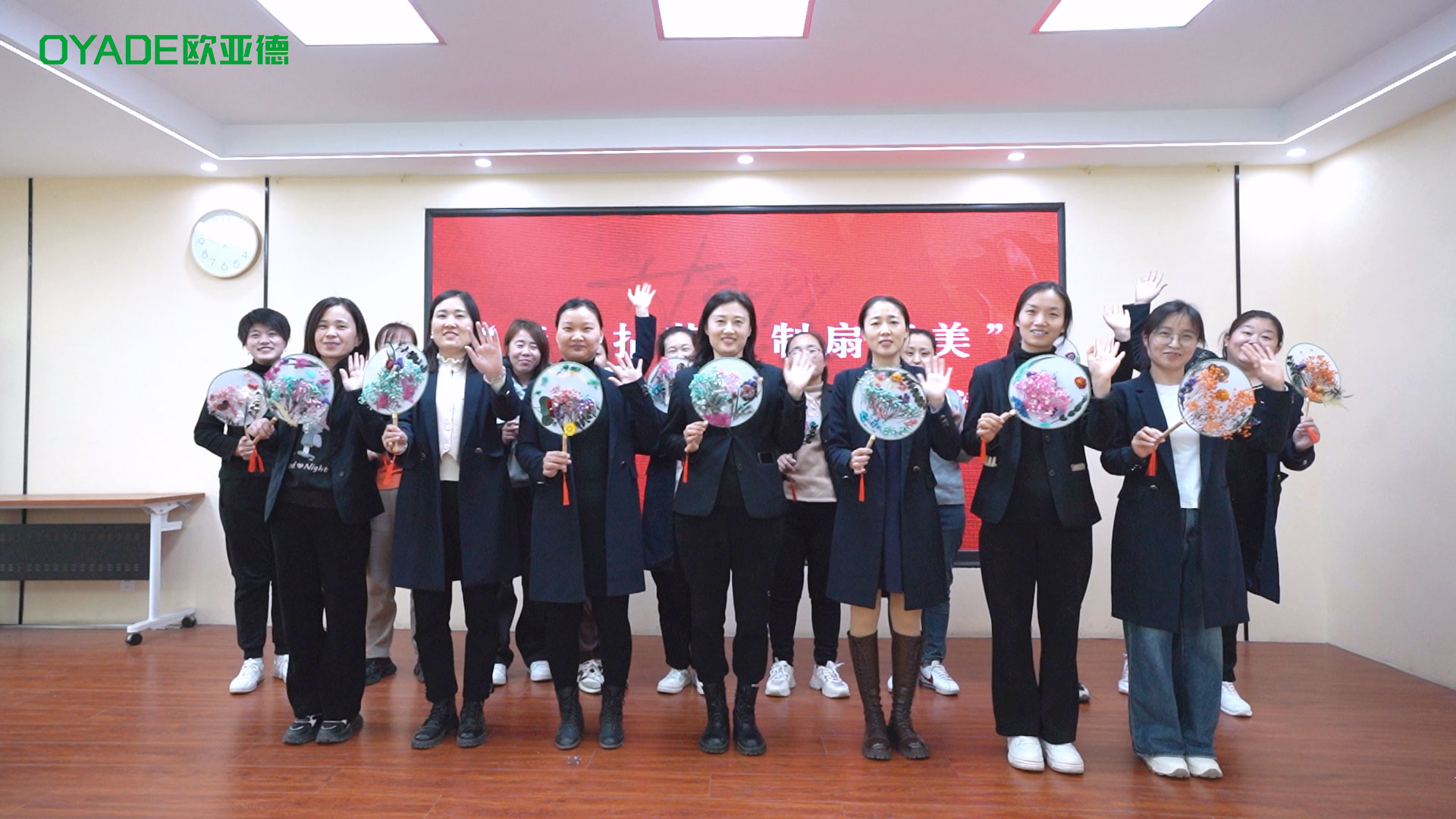 素手拈花，制扇至美 | 歐亞德3.8婦女節(jié)團扇DIY活動圓滿舉行！(圖5)